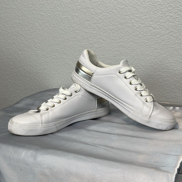Tommy Hilfiger Shoes - Tommy Hilfiger White Leather Sole Sneakers